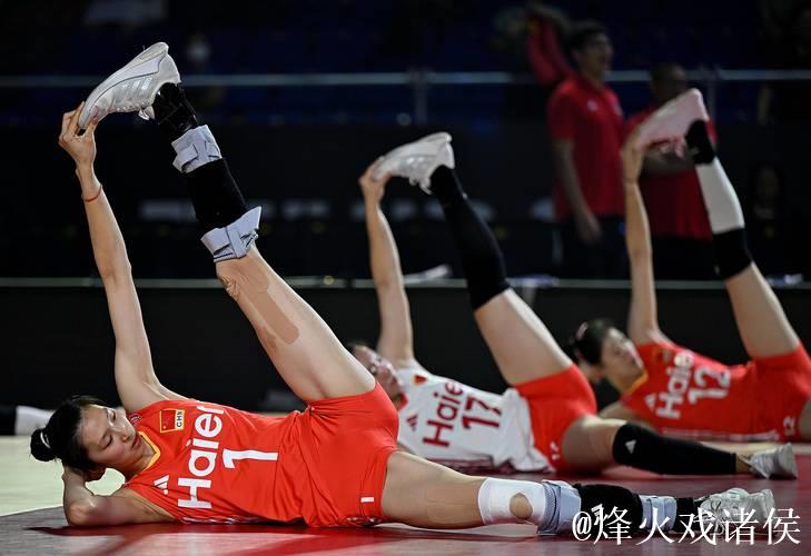 中国女排完胜多米尼加 世锦赛三连胜强势领跑小组