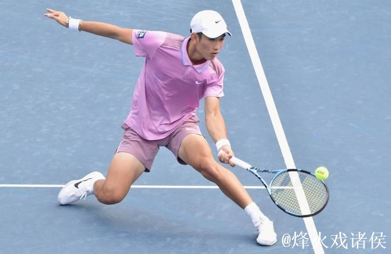 商竣程直落两盘击败索内戈 挺进香港网球公开赛八强 商竣程直落两盘击败索内戈 挺进香港网球公开赛八强